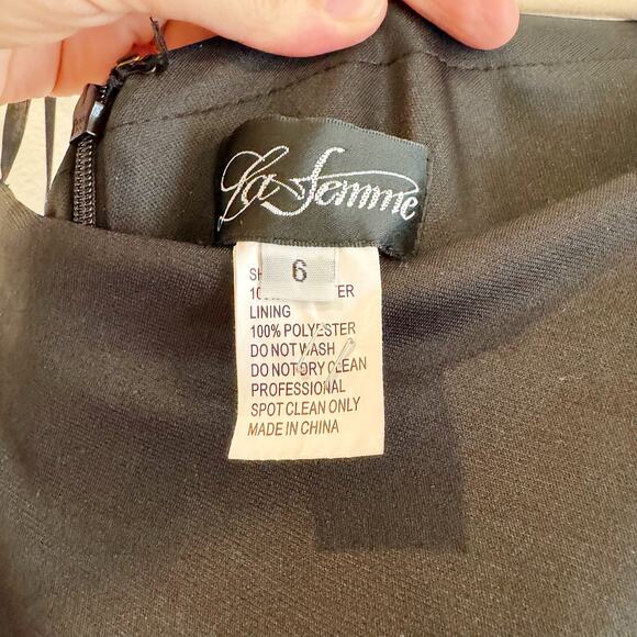 La Femme One Shoulder Black Gown With Side Slit Formal Dress Size 6 - Picture 4 of 5